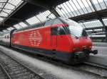 SBB - 460 055-7 mit IC im HB Zürich am 24.01.2015