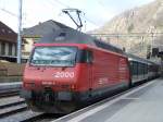 460 028-4 mit Zug im Bahnhof von Brig am 10.03.2007