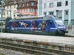 Re 450 050 mit Werbung für 10 Jahre RailAway am 6.10.2013 bei der Abfahrt in Olten.