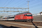 Re 460 039-1, durchfährt den Bahnhof Rothrist.