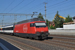 Re 460 025-0 durchfährt den Bahnhof Rothrist.