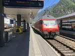 Visp am 26. Juni 2018, Ausfahrt 460 011-0 als Pendelzug nach Brig.