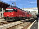 Die Re 460 029 und Re 460 033 in DoTra am IC 61 nach Basel SBB, am 12.10.18 in Bern.