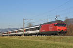 Re 460 022-7 fährt Richtung Bahnhof Itingen.