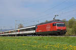 Re 460 059-9 fährt Richtung Bahnhof Itingen.