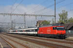 Re 460 057-3 durchfährt den Bahnhof Rupperswil.