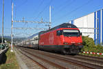 Re 460 099-51 fährt Richtung Bahnhof Itingen.