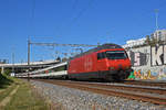 Re 460 078-9 fährt Richtung Bahnhof Muttenz.