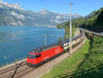 SBB Re460 055  Lillehammer  mit IC2000 am Walensee bei Murg, fährt Richtung Zürich HB.