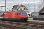 Re 460 118-3 durchfährt den Bahnhof Rupperswil.