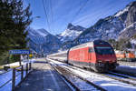 Re 460 107-6 unterwegs mit einem Intercity 6 in Richtung Norden.