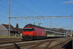 Re 460 078-9 durchfährt den Bahnhof Rupperswil.