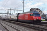 Re 460 116-7 durchfährt den Bahnhof Rupperswil.