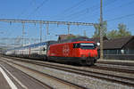 Re 460 005-2 durchfährt den Bahnhof Rupperswil.