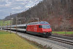 Re 460 079-7 fährt Richtung Bahnhof Gelterkinden.