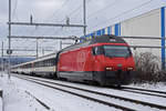 Re 460 010-2 fährt Richtung Bahnhof Itingen.