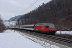 Re 460 091-2 fährt Richtung Bahnhof Tecknau.