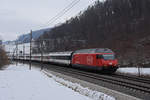 Re 460 108-4 fährt Richtung Bahnhof Tecknau.