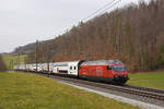 Re 460 094-6 fährt Richtung Bahnhof Tecknau.