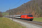 Re 460 061-5 fährt Richtung Bahnhof Tecknau.