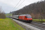 Re 460 043-3 fährt Richtung Bahnhof Gelterkinden.