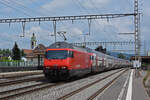 Re 460 087-0 durchfährt den Bahnhof Rupperswil.