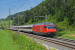 Re 460 014-4 fährt Richtung Bahnhof Tecknau.