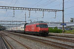 Re 460 008-6 durchfährt den Bahnhof Rupperswil.