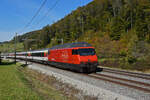 Re 460 053-2 fährt Richtung Bahnhof Gelterkinden.