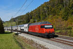 Re 460 115-7 fährt Richtung Bahnhof Gelterkinden.