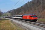 Re 460 043-3 fährt Richtung Bahnhof Tecknau.