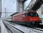 Nachschuss SBB Re 460 051  Staffelegg  am Zusatzmodul am 2.4.22 bei der Durchfahrt in Bern Wankdorf.