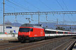 Re 460 116-7 durchfährt den Bahnhof Rothrist.