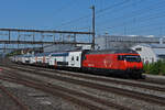 Re 460 107-6 durchfährt den Bahnhof Rupperswil.