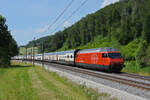 Re 460 045-9 fährt Richtung Bahnhof Tecknau.