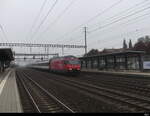 SBB - 460 116-7 unterwegs in Nebel in Richtung Bern im Bhf.