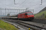 Re 460 110-0 durchfährt am 04.01.2023 den Bahnhof Effingen.