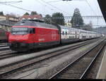 SBB - 460 046-6 mit einem Extrazug von Brig/Visp nach Bern im Bhf.