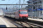 SBB - 460 079-7 mit Zug bei der durchfahrt im Bhf.