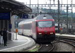 SBB - 460 043-3 mit Zug bei der einfahrt im Bhf.