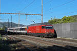 Re 460 091-2 durchfährt am 20.09.2023 den Bahnhof Gelterkinden.