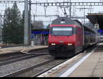 SBB - Lok 460 077-1 mit IC bei der durchfahrt im Bhf.