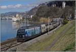 Ebenfalls mit Werbung zeigt sich die SBB Re 460 078-9 mit ihrem IR90 1717.