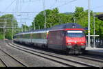 SBB - 460 026-8 mit IR bei der durchfahrt im Bhf.