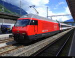 SBB - 460 057-3 mit 3 Personenwagen abgestellt im Bhf.