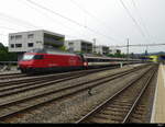 SBB - 460 030-0 mit 6 Personenwagen 2 Kl.und 1 Steuerwagen 2 Kl.