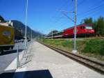 Eine Re 460 fhrt am 17.8.2007 mit einem IR in Richtung Visp