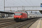 Re 460 043-3 durchfährt am 17.02.2025 den Bahnhof Rothrist.