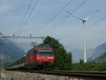 Re 460 004-5 mit IR 1725 zwischen Vernayaz und Martigny am 17.