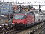 SBB - Nachschuss der 460 000-3 unterwegs in Spiez am 28.12.2008